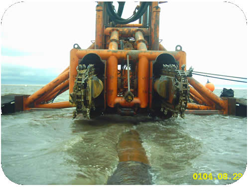 Pipeline Trenching: Subtrench One over Pipeline in Very Shallow Water. Click to go back.